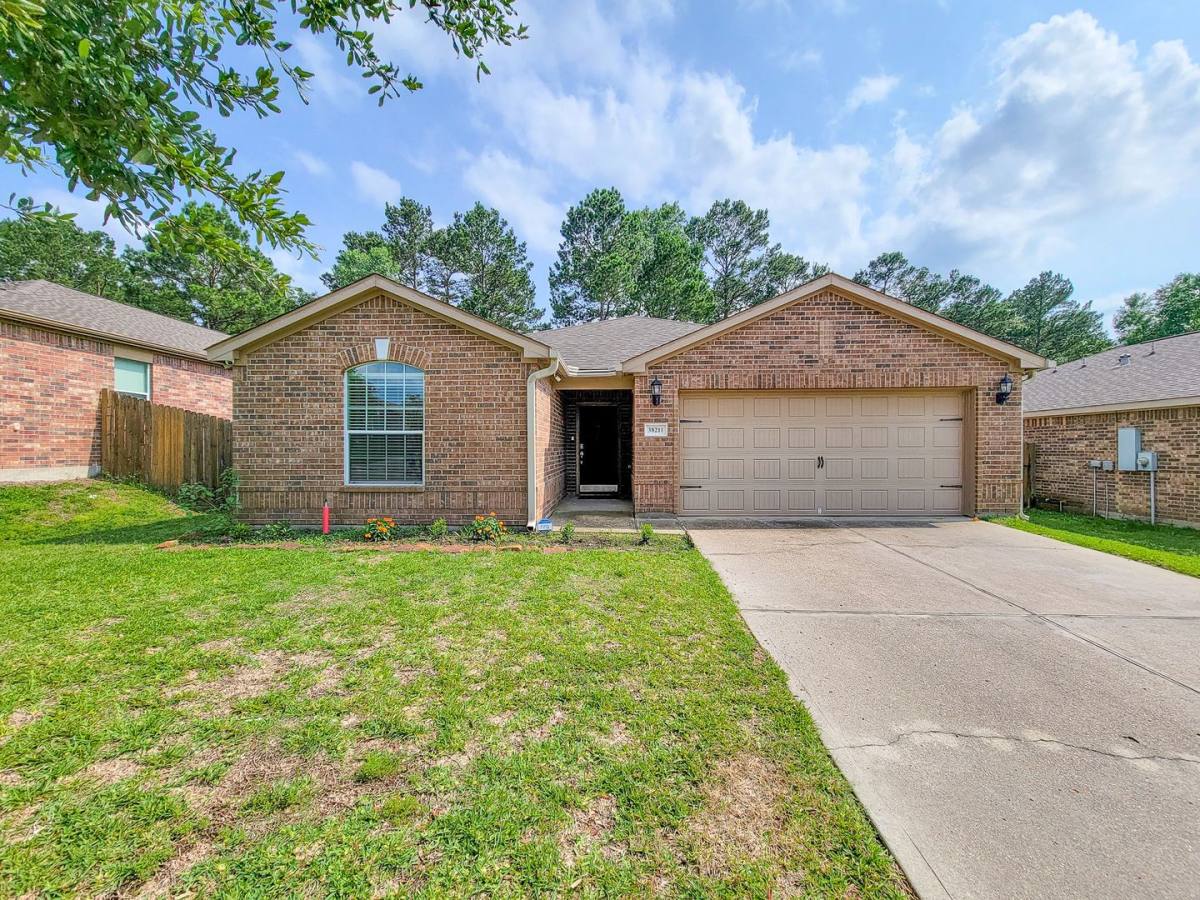 House for rent at 38211 S Lost Creek Blvd, Magnolia, TX 77355