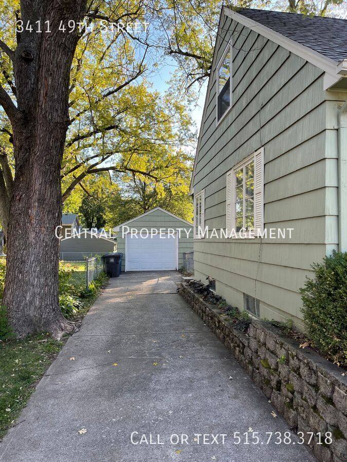 House for rent at 3411 49th St, Des Moines, IA 50310