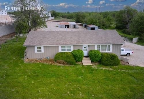 House for rent at 23250 W 75th St, Lenexa, KS 66227