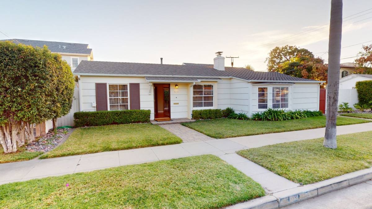 Apartment for rent at 518 5th St, Coronado, CA 92118