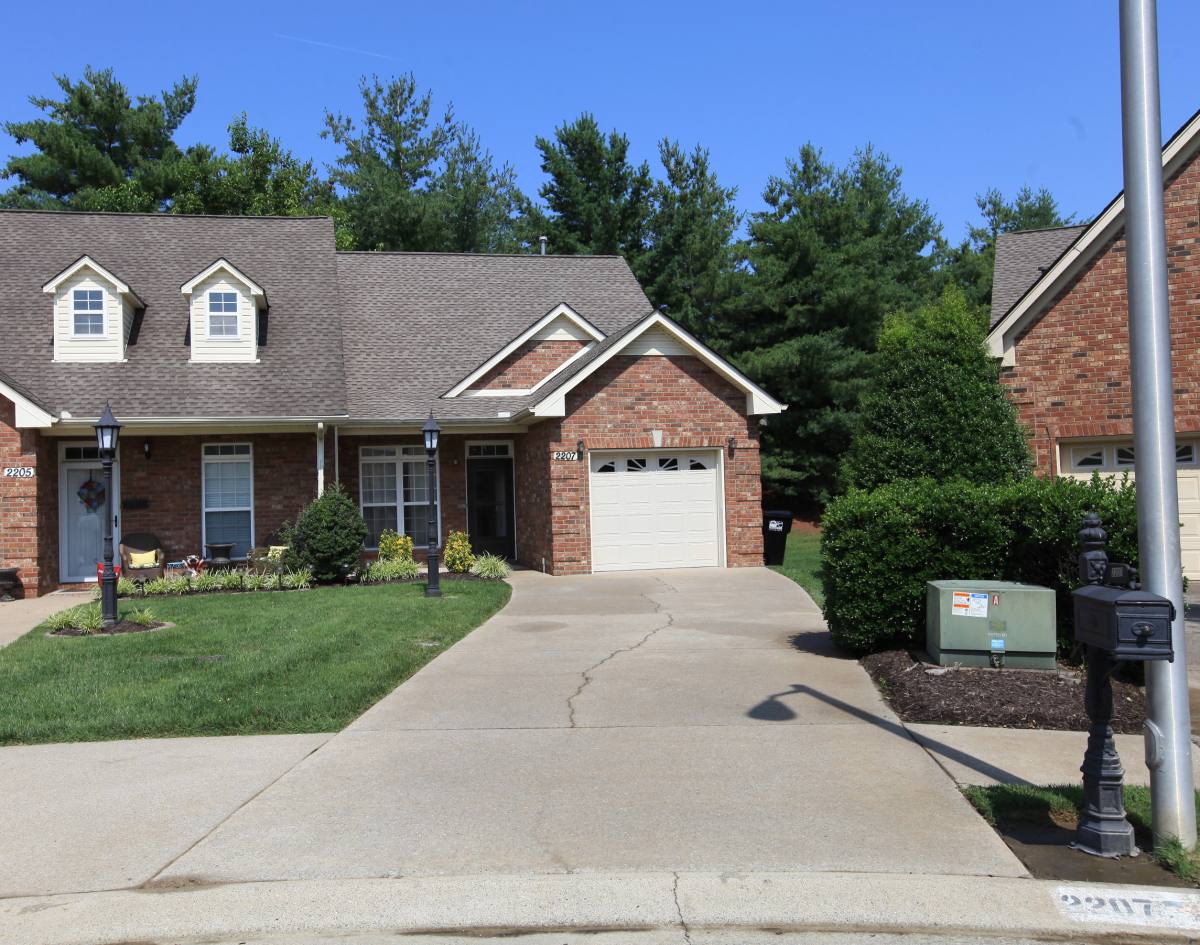 Townhouse for rent at 2207 Stanford Court, Murfreesboro, TN 37130