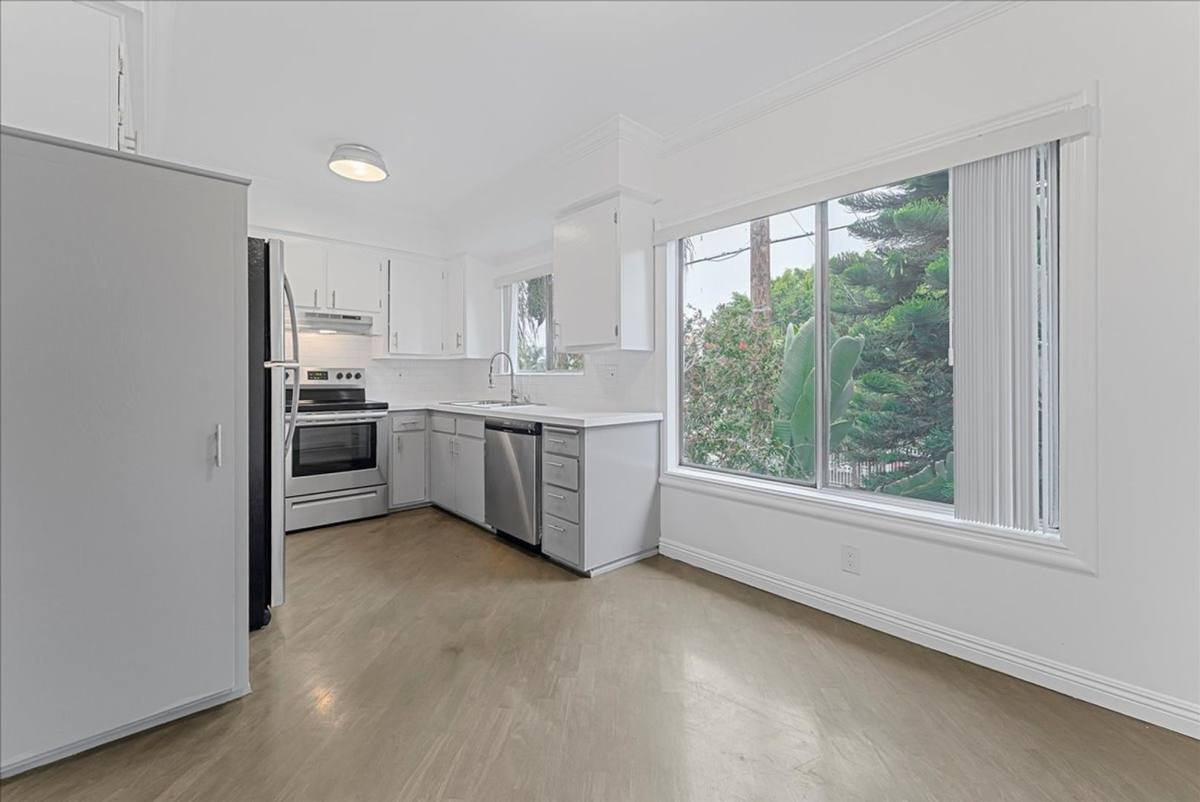 Apartment for rent at 11661 Erwin St #8, North Hollywood, CA 91606