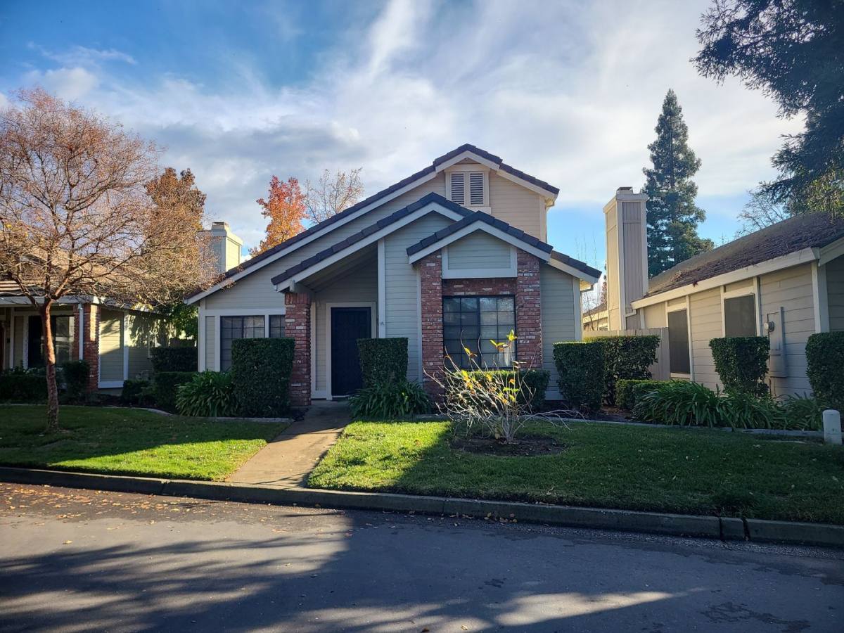 House for rent at 2006 Fernwood Circle, Roseville, CA 95661