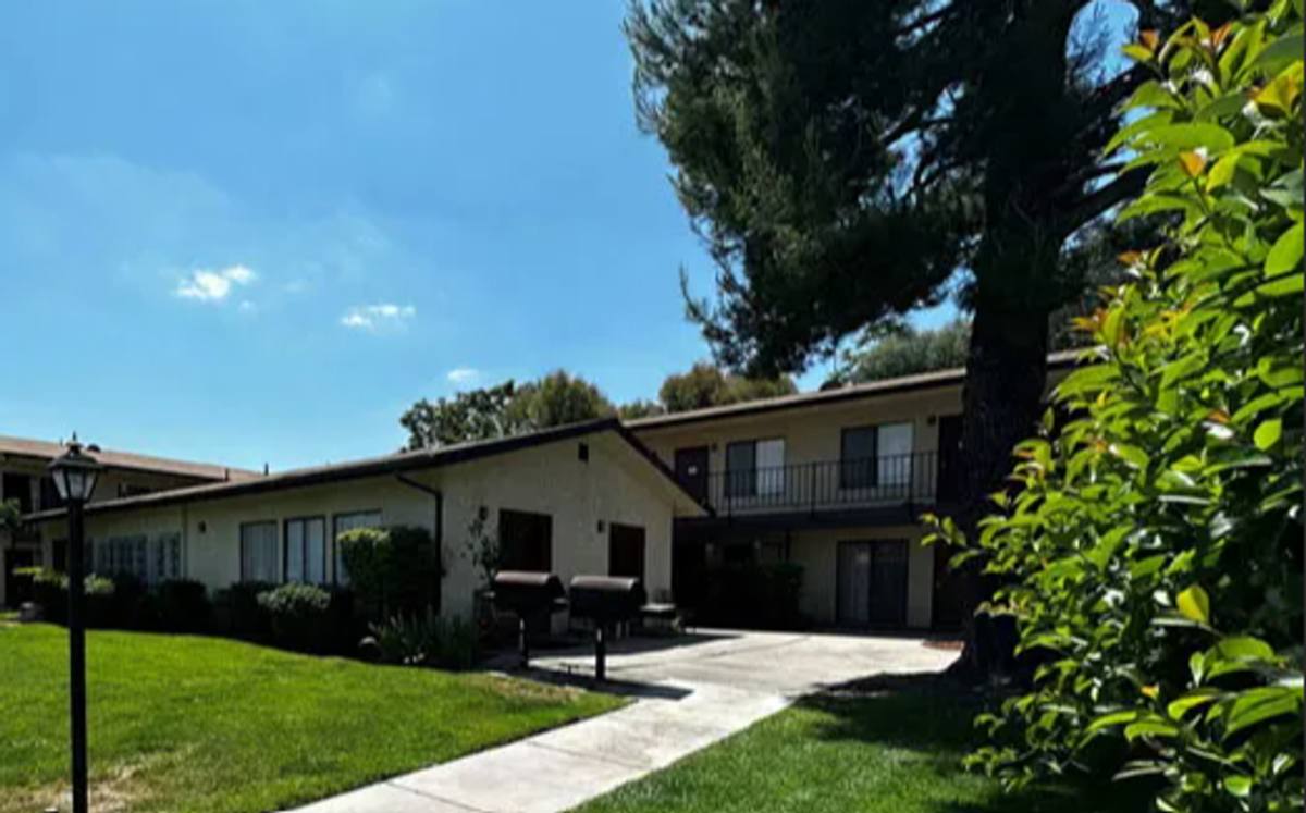 Apartment for rent at 190 S Yale St, Hemet, CA 92544