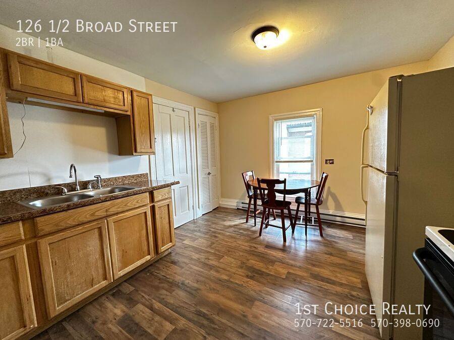 Apartment for rent at 126 1 2 Broad St, Jersey Shore, PA 17740