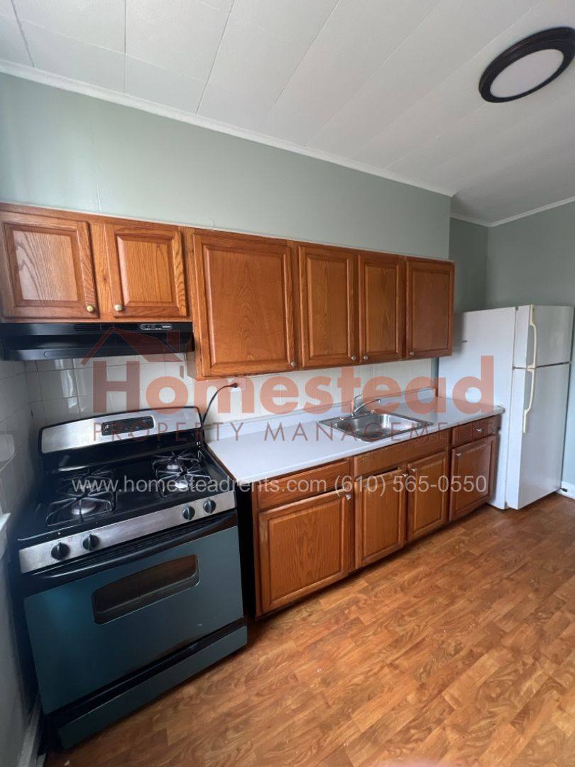 Apartment for rent at 7323 W Chester Pike, Upper Darby, PA 19082