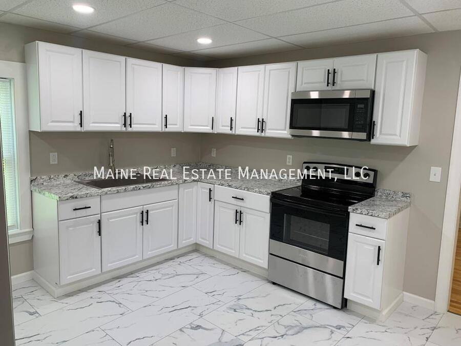 House for rent at 25 Pearl St, Bangor, ME 04401