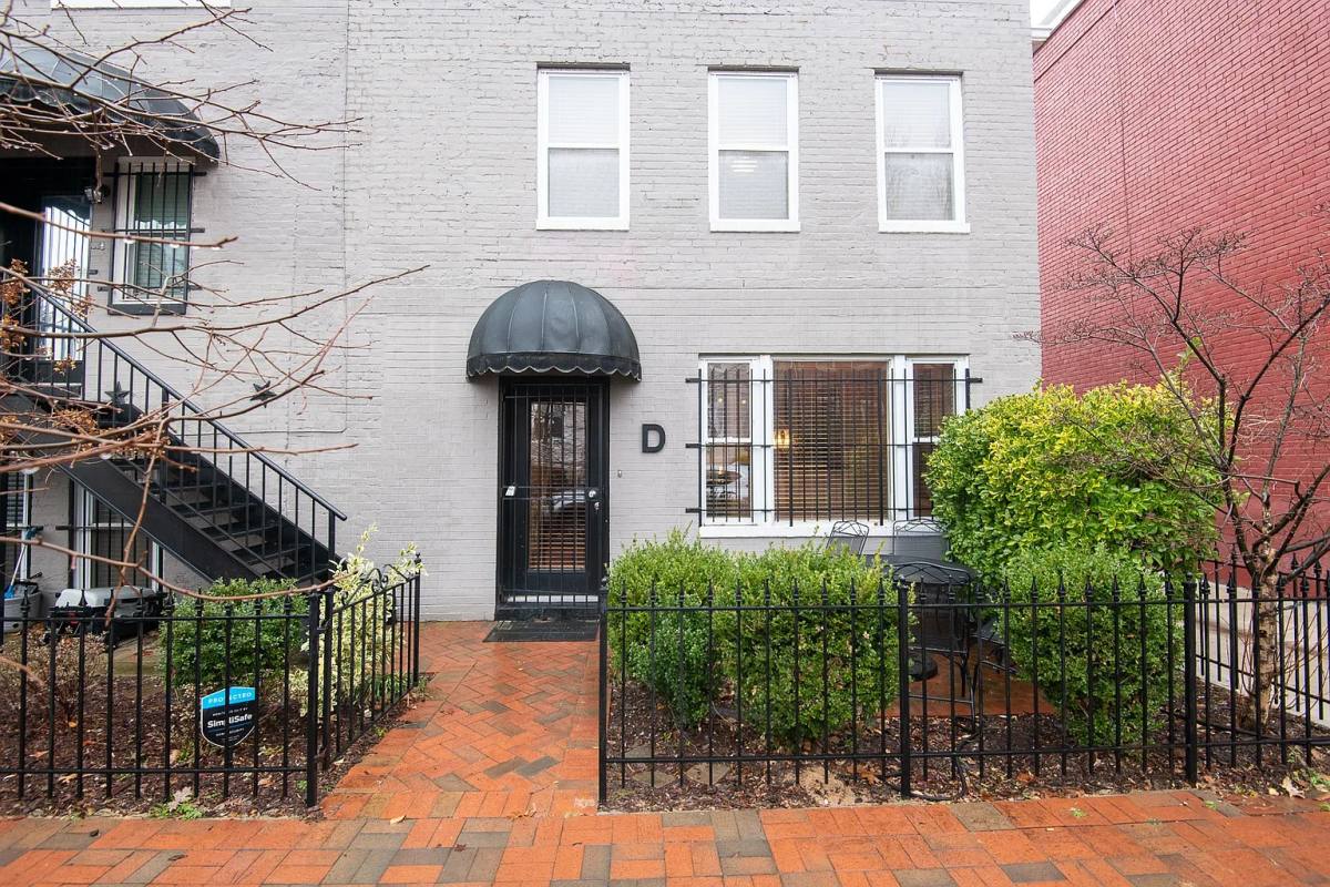 Condo for rent at 1708 9th St NW #D, Washington, DC 20001