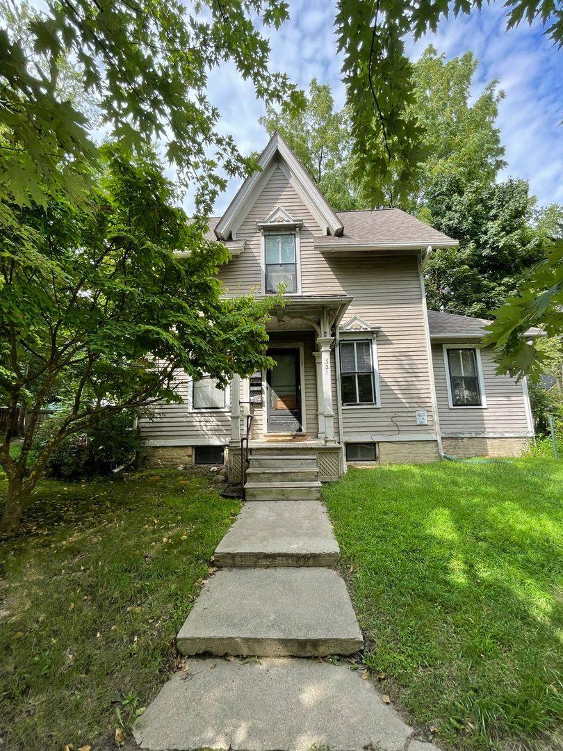 Apartment for rent at 321 E Cross St, Ypsilanti, MI 48198