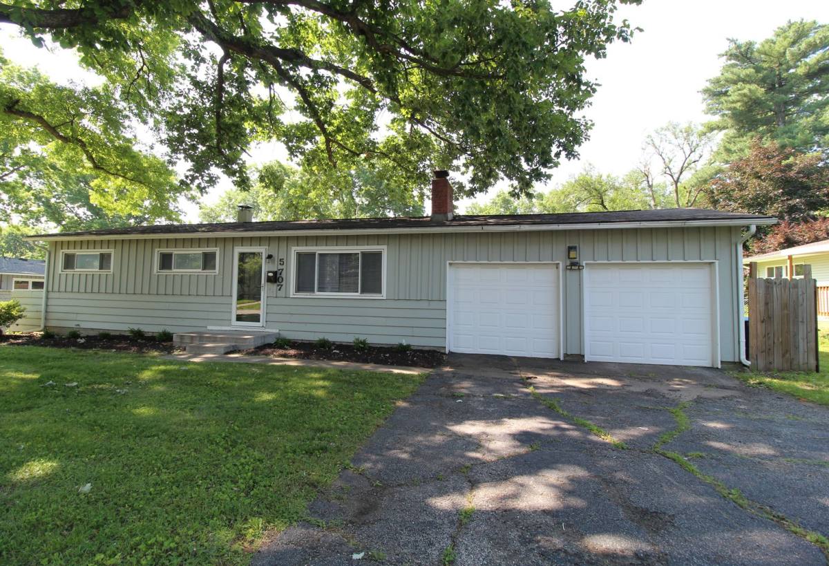 House for rent at 5707 W 75th Terrace, Prairie Village, KS 66208