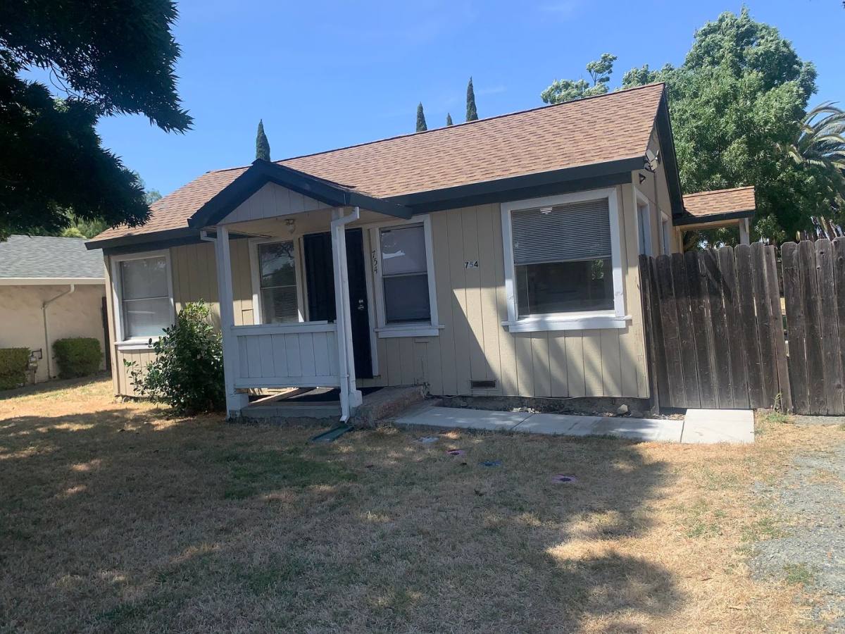 Apartment for rent at 754 E Tabor Ave, Fairfield, CA 94533