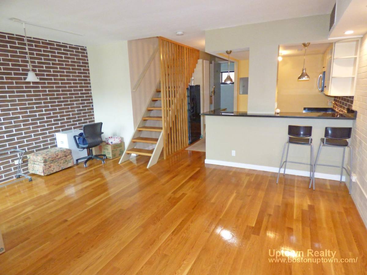Apartment for rent at 1856 Beacon #3E, Brookline, MA 02445