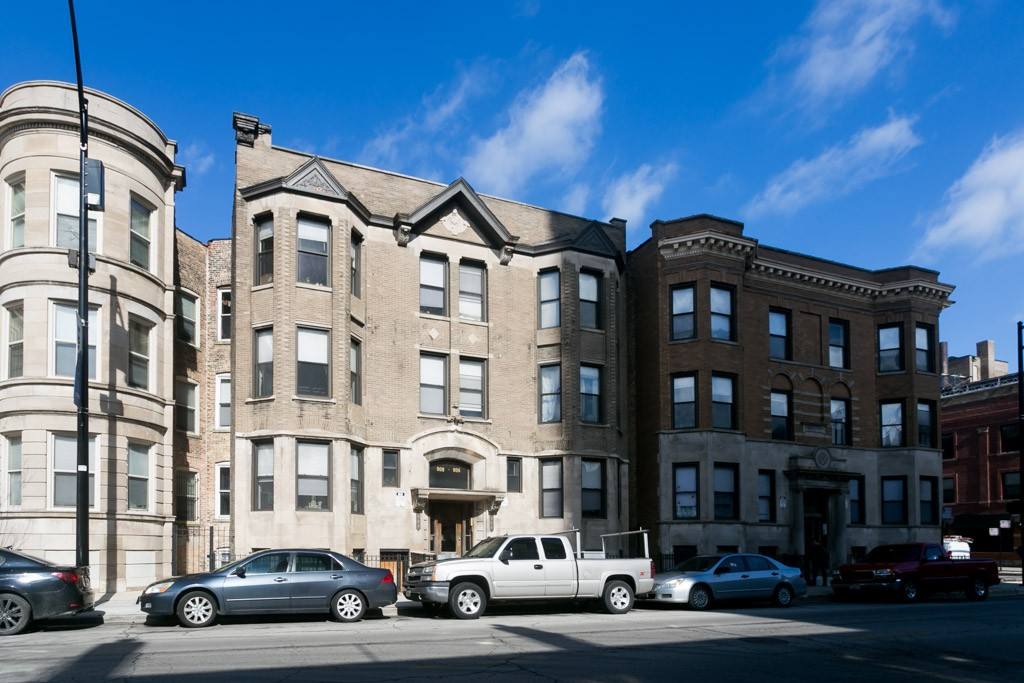 Apartment for rent at 906 Montrose #I, Chicago, IL 60613