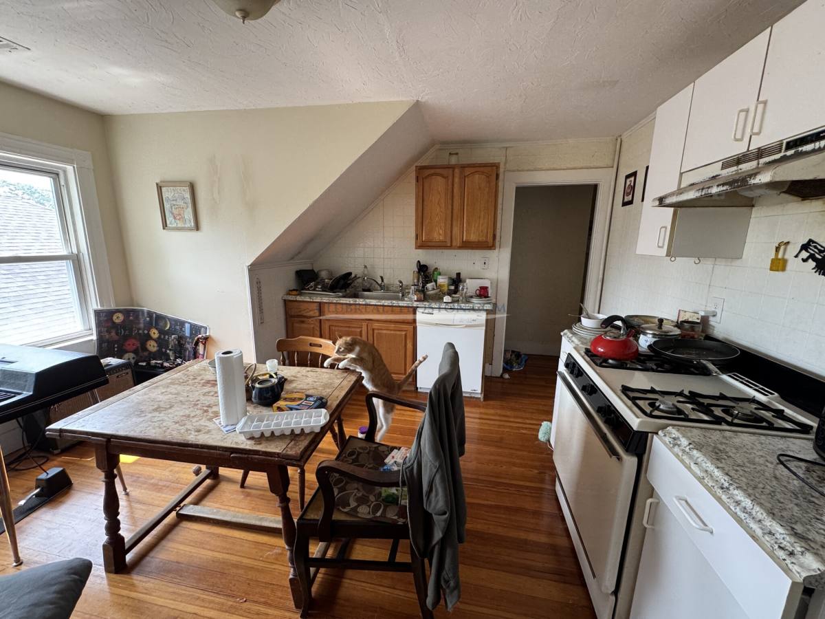 Apartment for rent at 370 Crescent St #5, Waltham, MA 02453