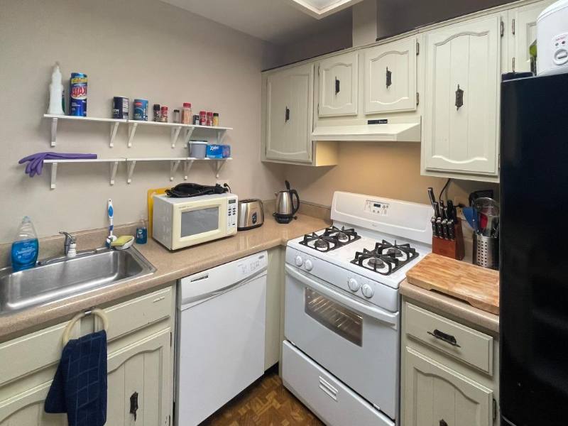 Condo for rent at 2699 Roundtree Dr, Troy, MI 48083