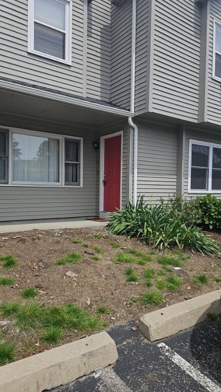 Townhouse for rent at 10 E St #303, Cranston, RI 02920