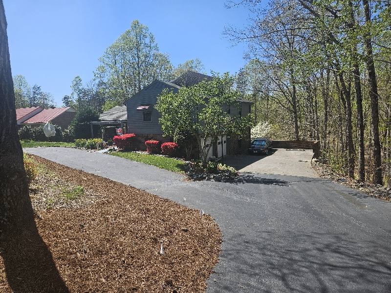 Apartment for rent at 300 Stonewall Jackson Trail, Martinsville, VA 24112