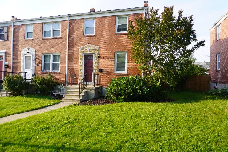Townhouse for rent at 1710 Weston Ave, Parkville, MD 21234