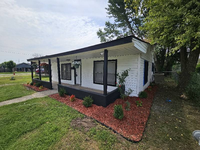 House for rent at 518 E Jefferson Ave, Bristow, OK 74010