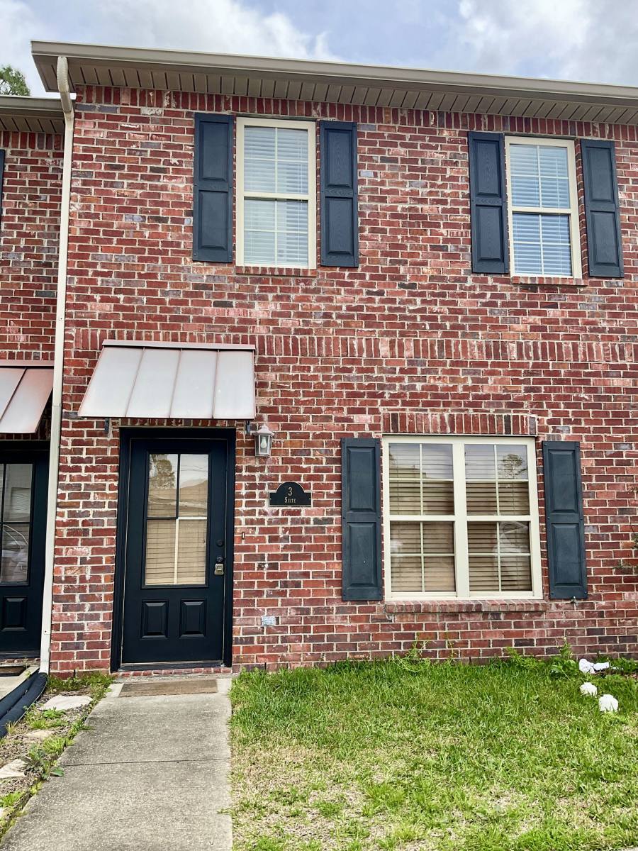 Townhouse for rent at 620 Bienville St #3, Lake Charles, LA 70607