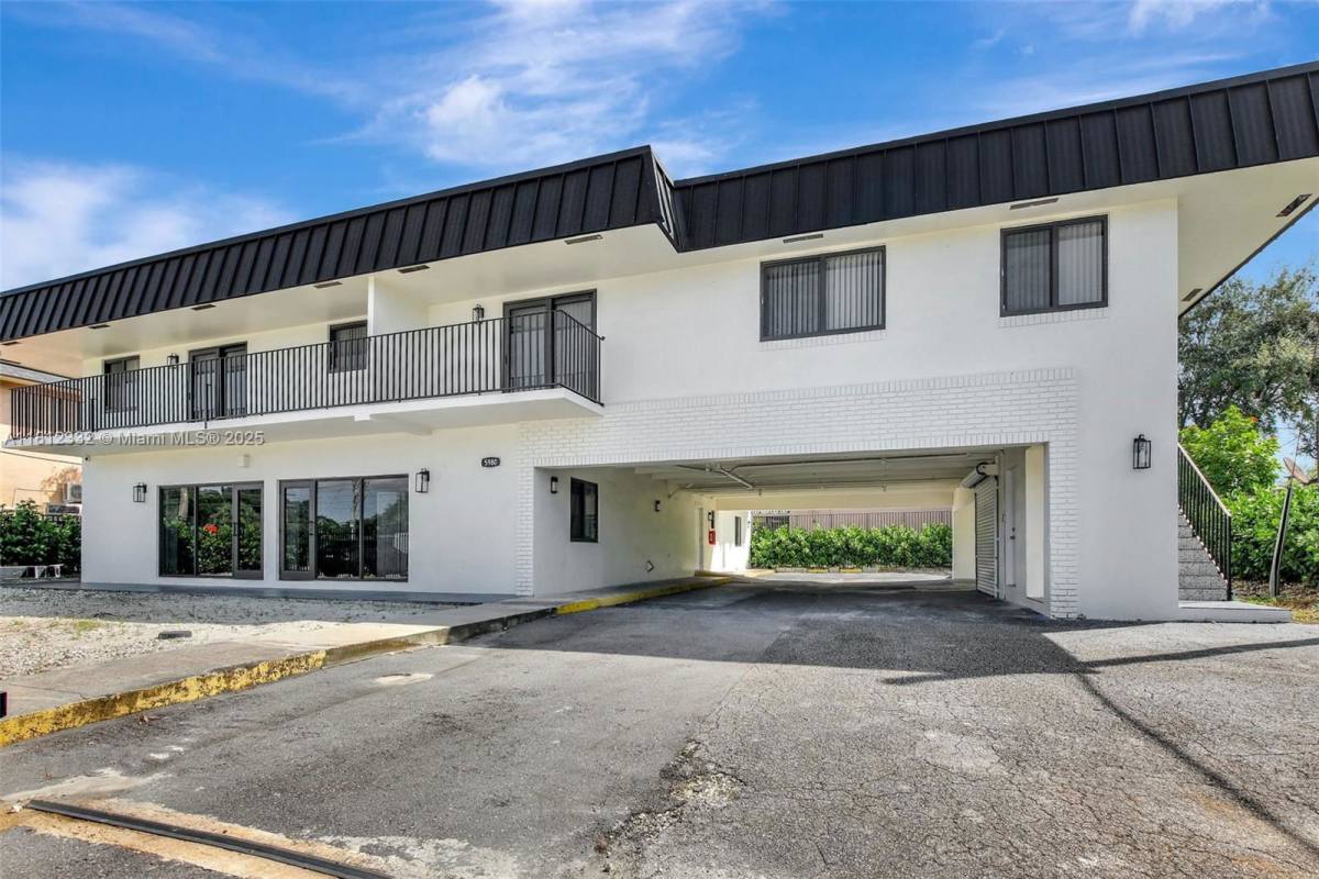 Condo for rent at 5980 SW 40th Ave #C, Fort Lauderdale, FL 33314