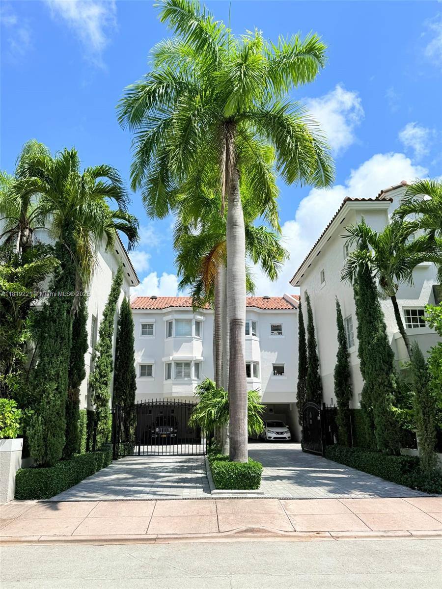 Townhouse for rent at 261 Navarre Ave #CA8, Miami, FL 33134