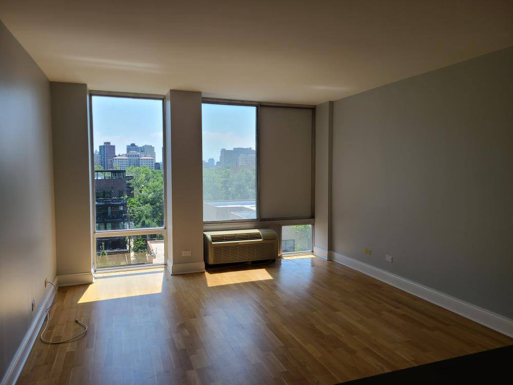 Apartment for rent at 450 W Briar Place #7A, Chicago, IL 60657