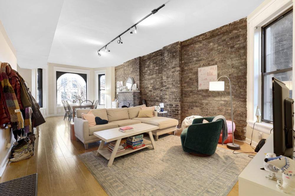 Apartment for rent at 2249 Halsted, Chicago, IL 60614