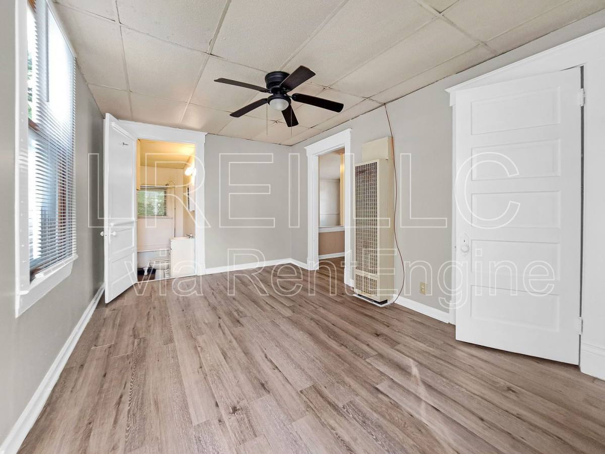 Apartment for rent at 1709 W Gaulbert Ave #2, Louisville, KY 40210