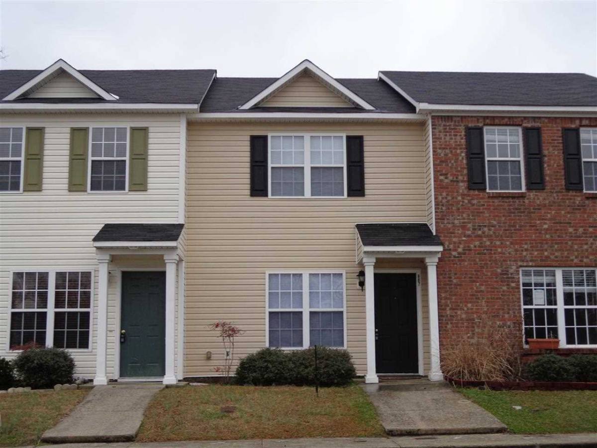 Townhouse for rent at 807 Timberlake Trail, Jacksonville, NC 28546