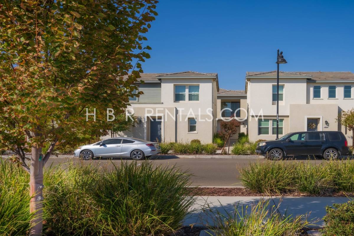 House for rent at 1609 Marina Dr, Lathrop, CA 95330