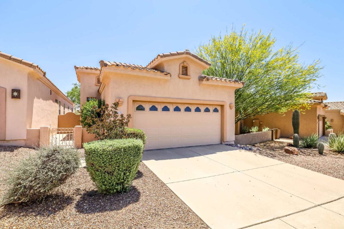 House for rent at 5126 N Pinnacle Point Dr, Tucson, AZ 85749