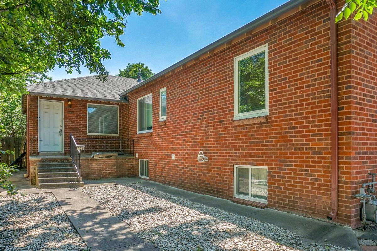 Townhouse for rent at 736 Albion St, Denver, CO 80220