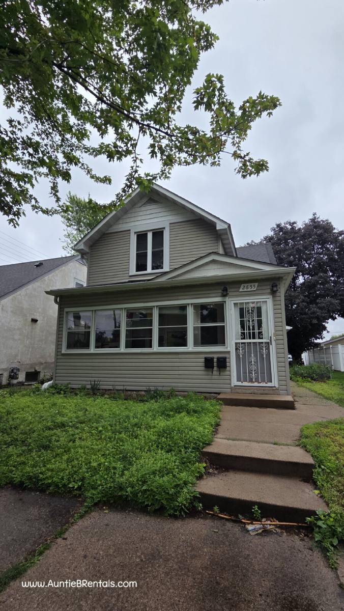 Townhouse for rent at 2655 California St NE #1, Minneapolis, MN 55418
