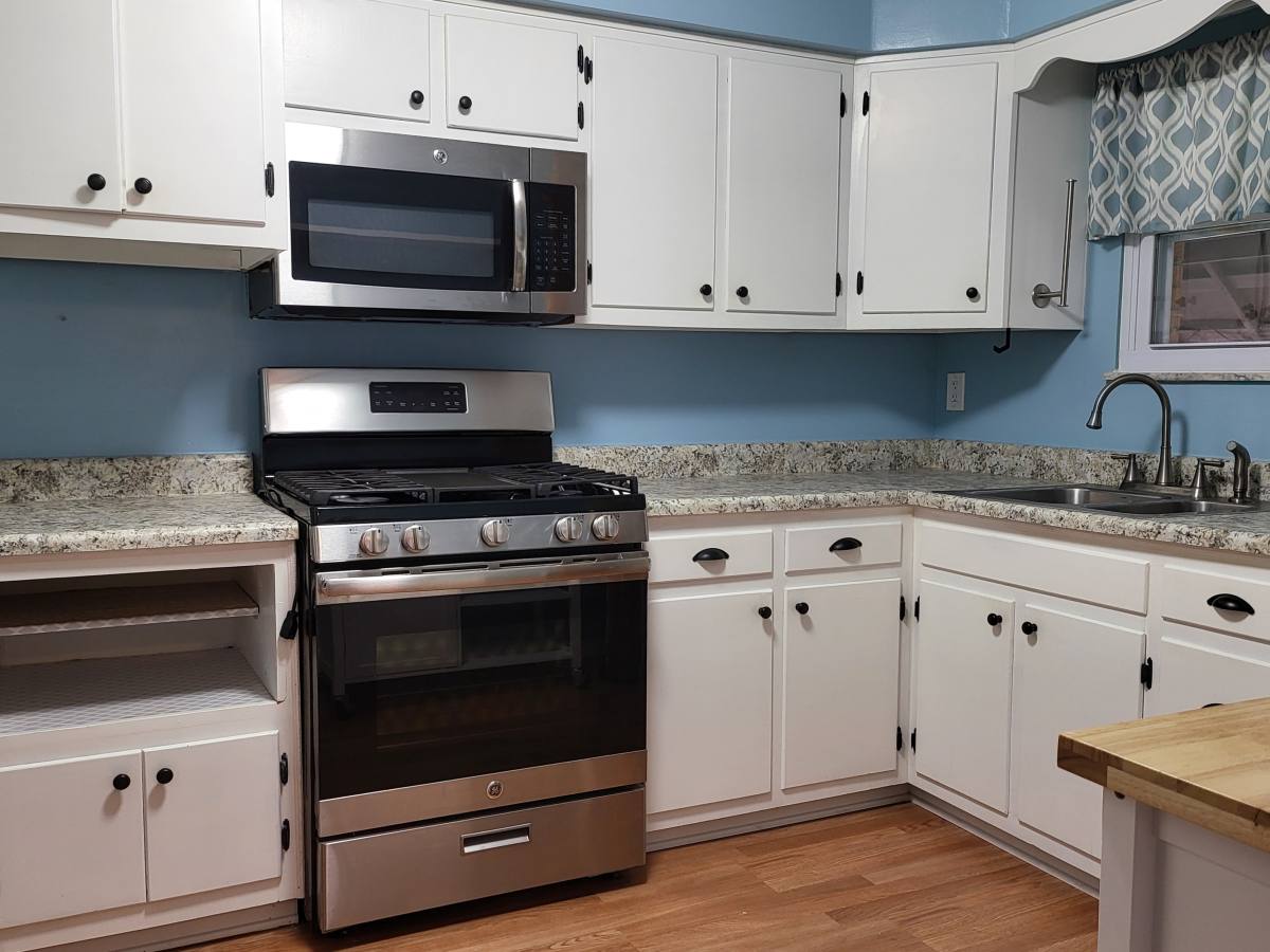 Townhouse for rent at 2128 Carolina Ave, West Mifflin, PA 15122