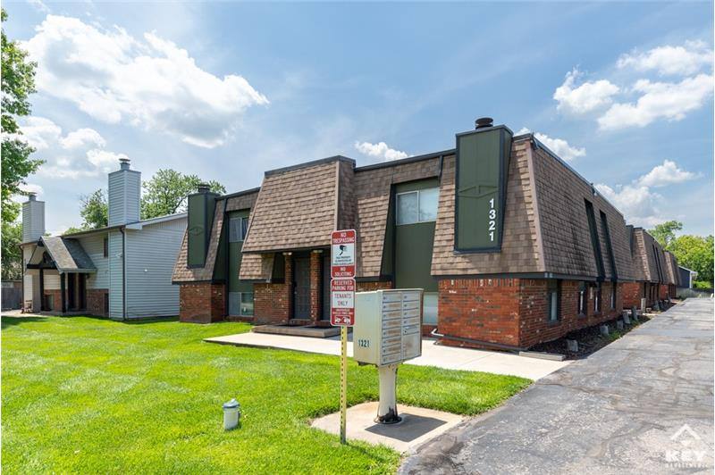 Townhouse for rent at 1321 N Sheridan St #104, Wichita, KS 67203