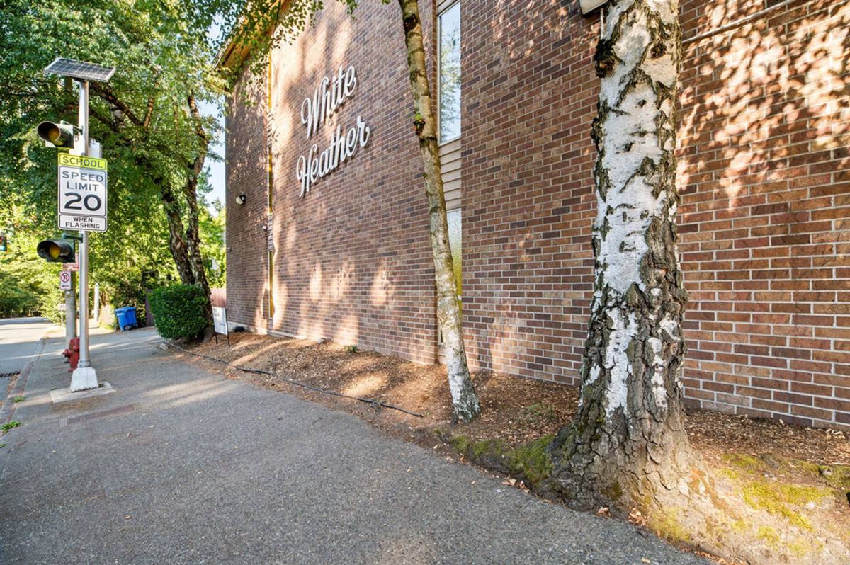 12556 15th Ave NE, Seattle, WA 98125 - Apartment for Rent - Image 3