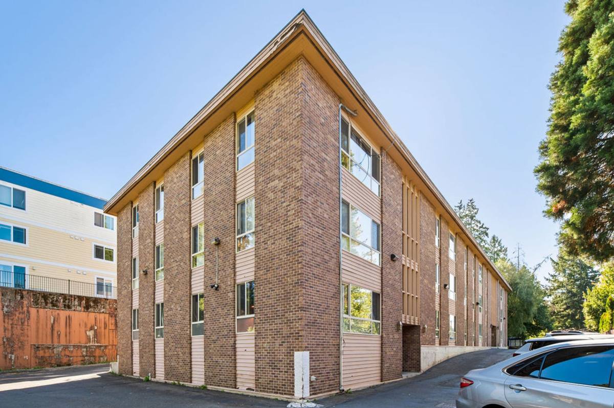 12556 15th Ave NE, Seattle, WA 98125 - Apartment for Rent - Image 2