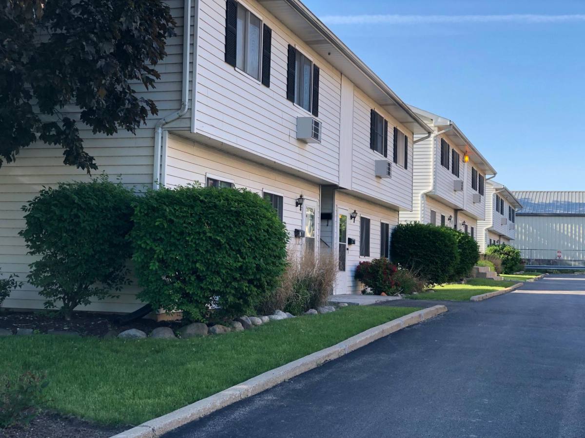 Apartment for rent at 267 E Grand Ave, Fox Lake, IL 60020