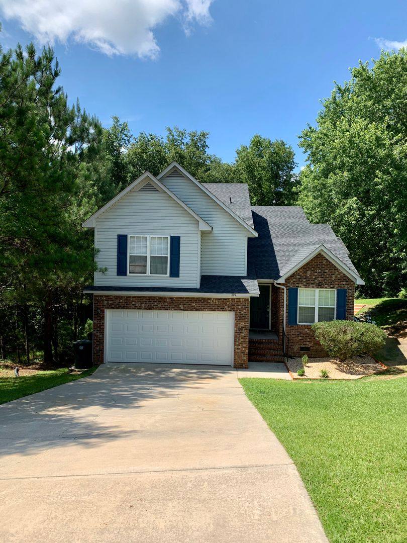 House for rent at 300 Abbottswood Dr, Fayetteville, NC 28301