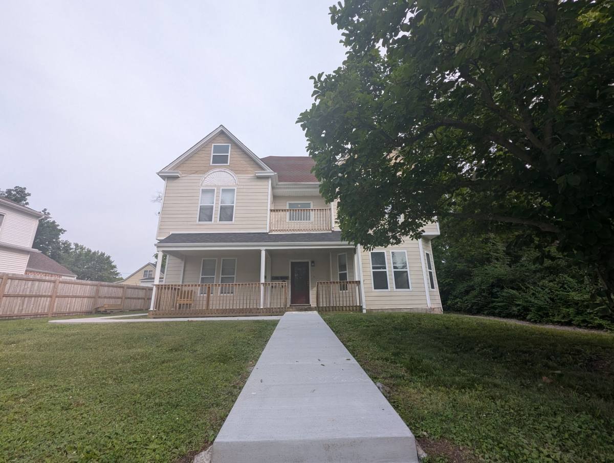Apartment for rent at 203 W Morrison St, Fayette, MO 65248