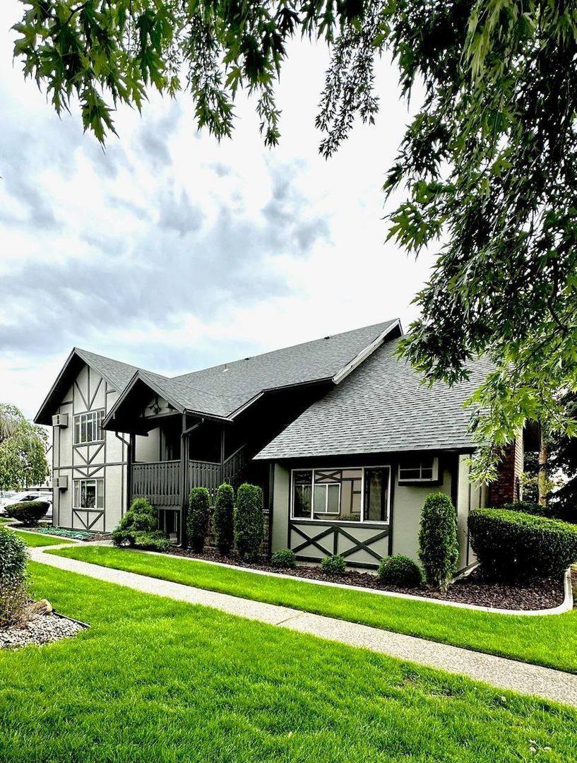 Condo for rent at 102 E Weile Ave, Spokane, WA 99208
