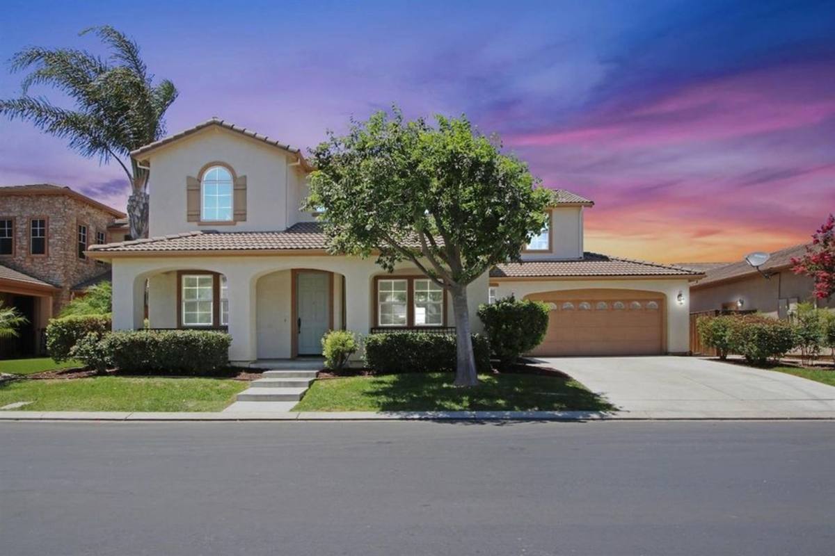 House for rent at 121 Portrait Lane, Patterson, CA 95363