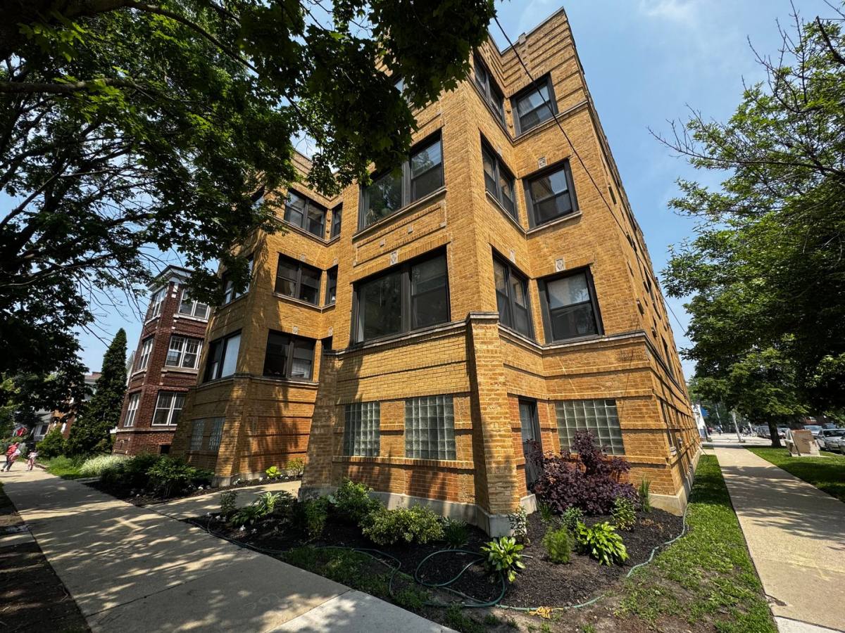 Apartment for rent at 5001 N Sawyer, Chicago, IL 60625