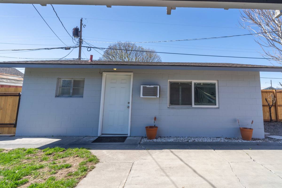 Apartment for rent at 1032 W Cascade Ave, Moses Lake, WA 98837