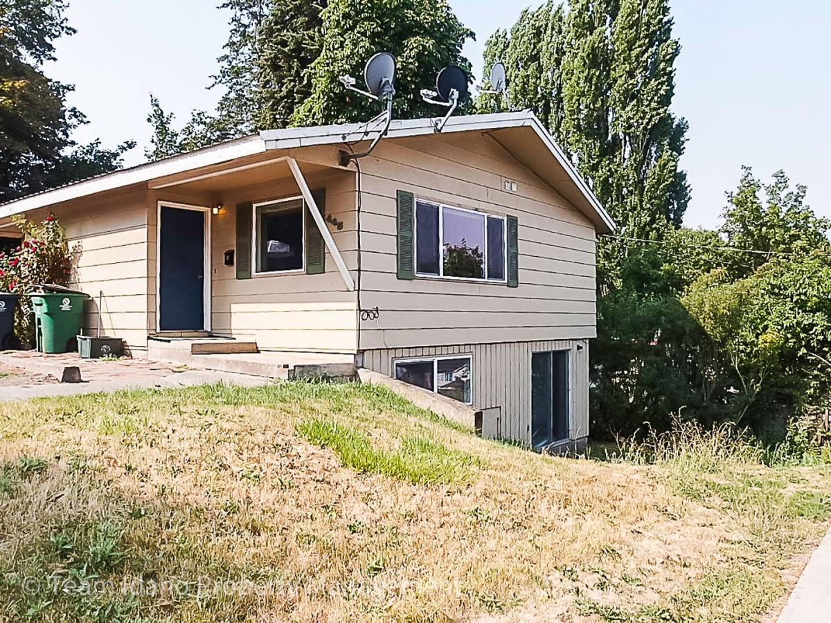 Apartment for rent at 443 445 N Van Buren, Moscow, ID 83843