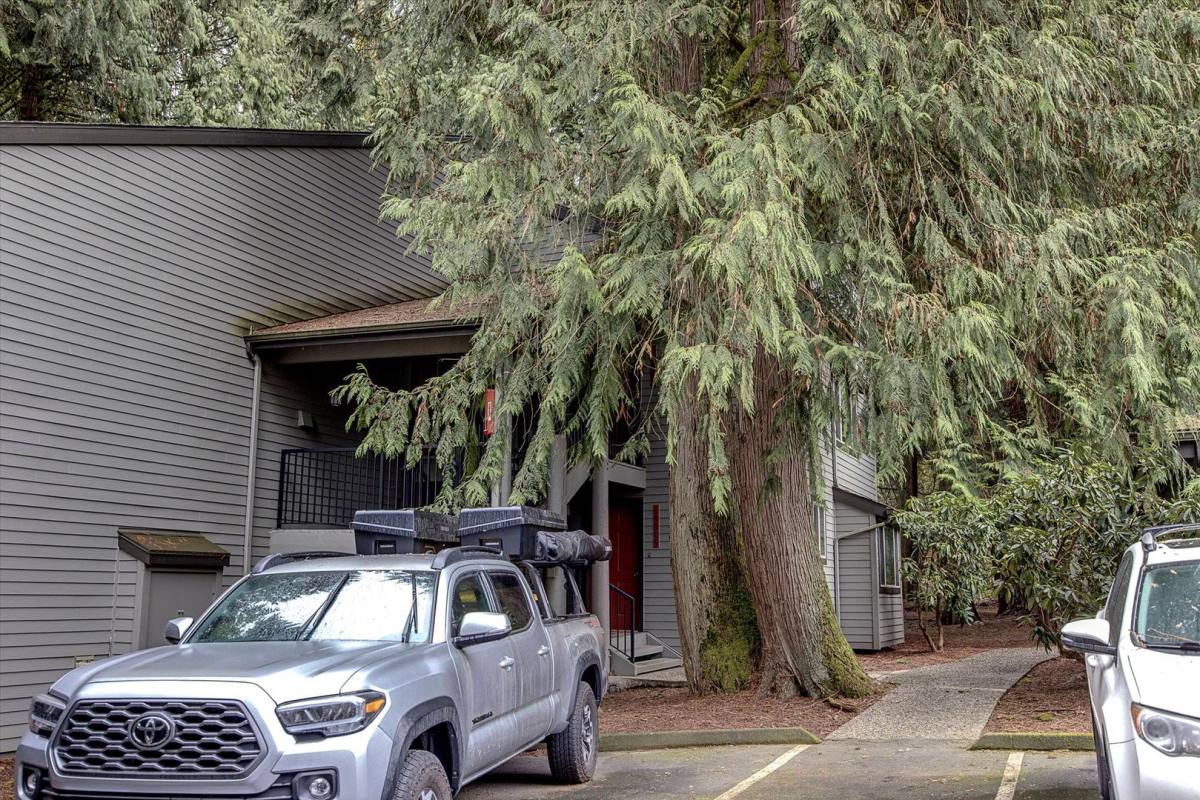 Condo for rent at 14605 NE 81st St, Redmond, WA 98052