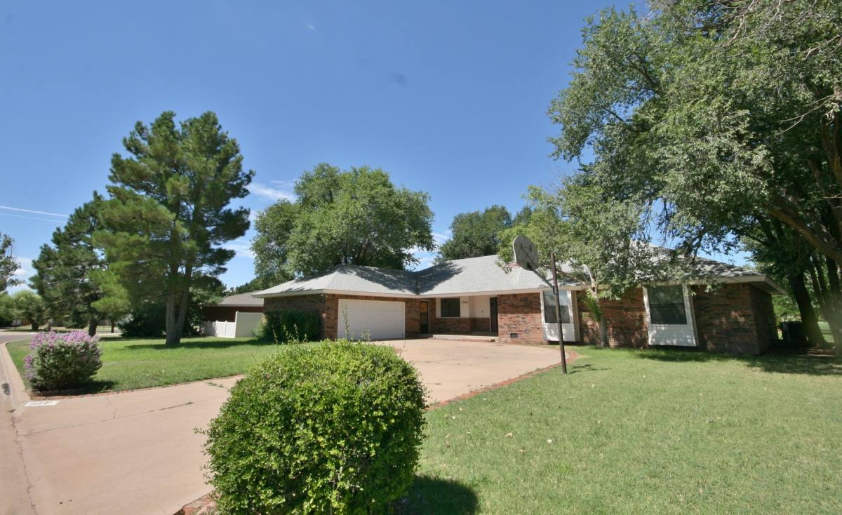 House for rent at 1904 Fairway Terrace, Clovis, NM 88101