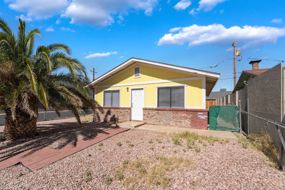 House for rent at 1801 Evelyn Ave, Henderson, NV 89011