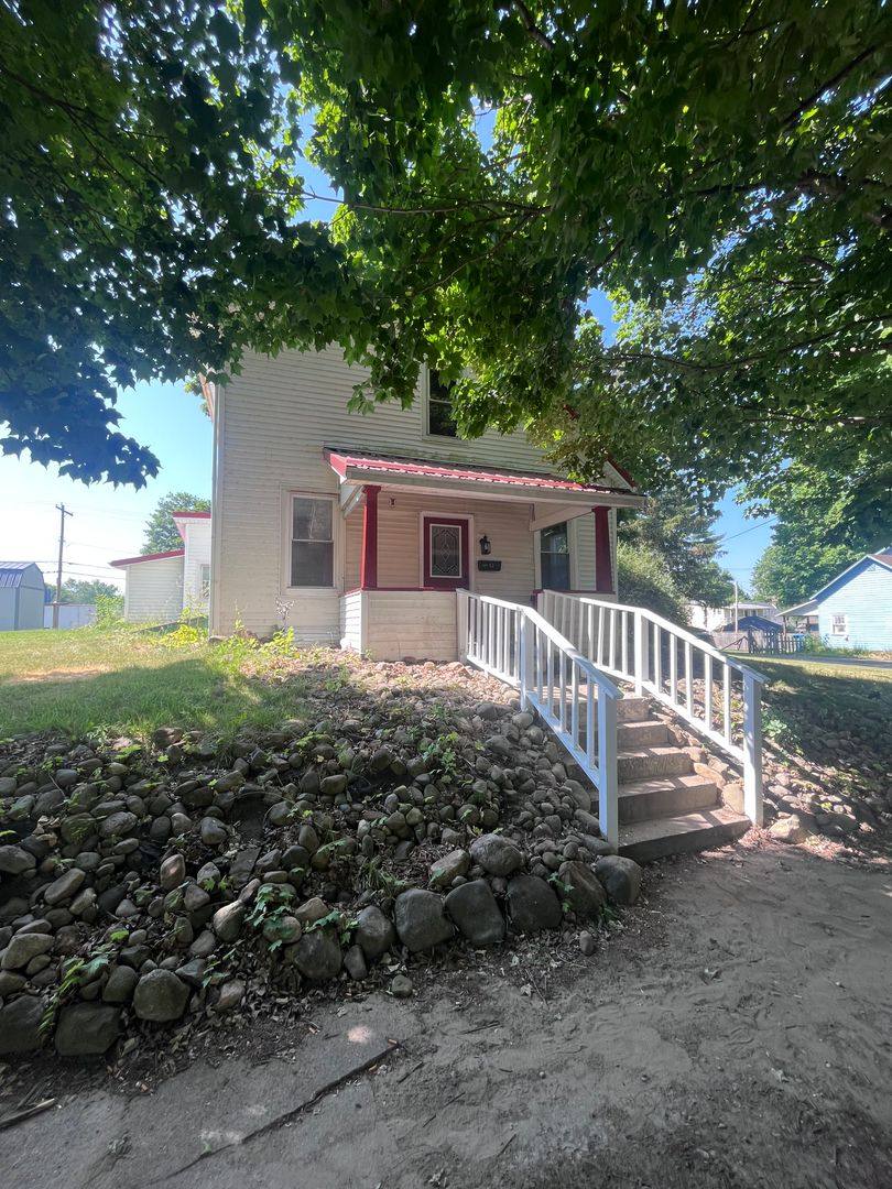 House for rent at 1002 Washington St, Covington, IN 47932
